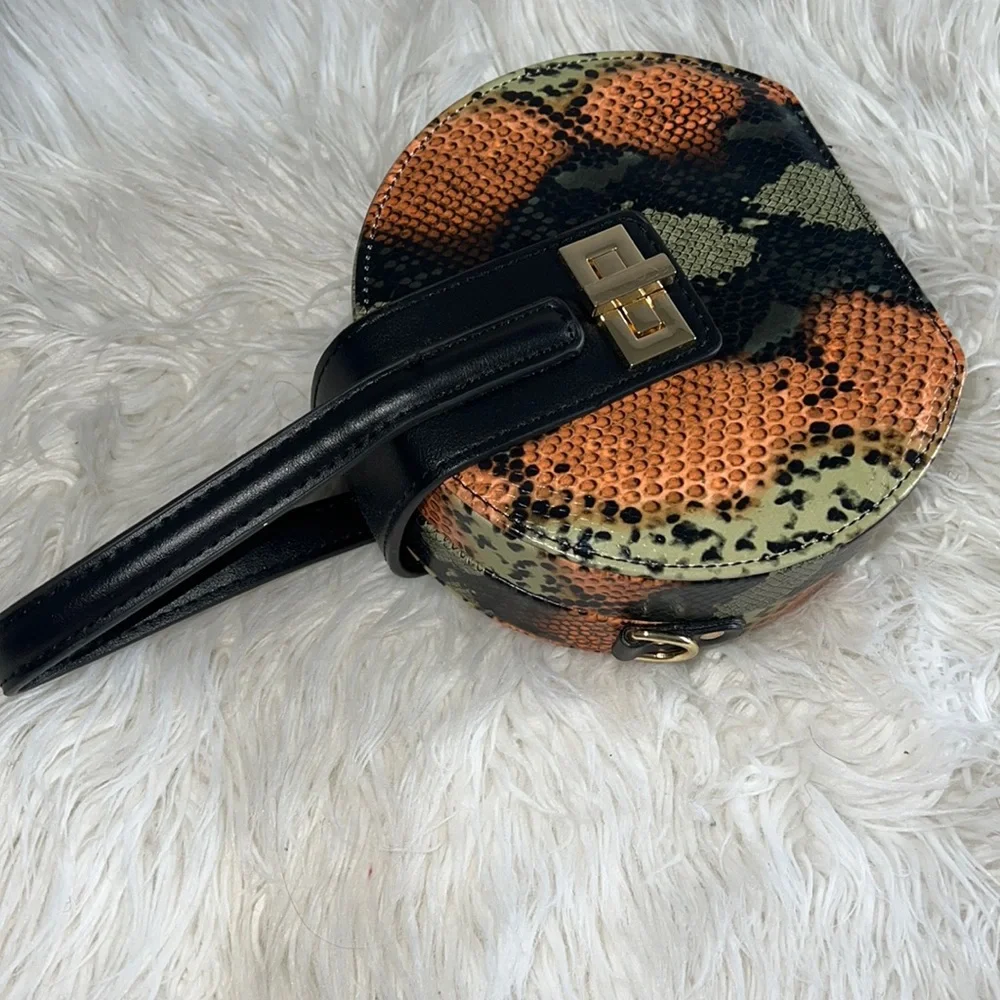 Beautiful colorful Shape box purse - Picture 2 of 4